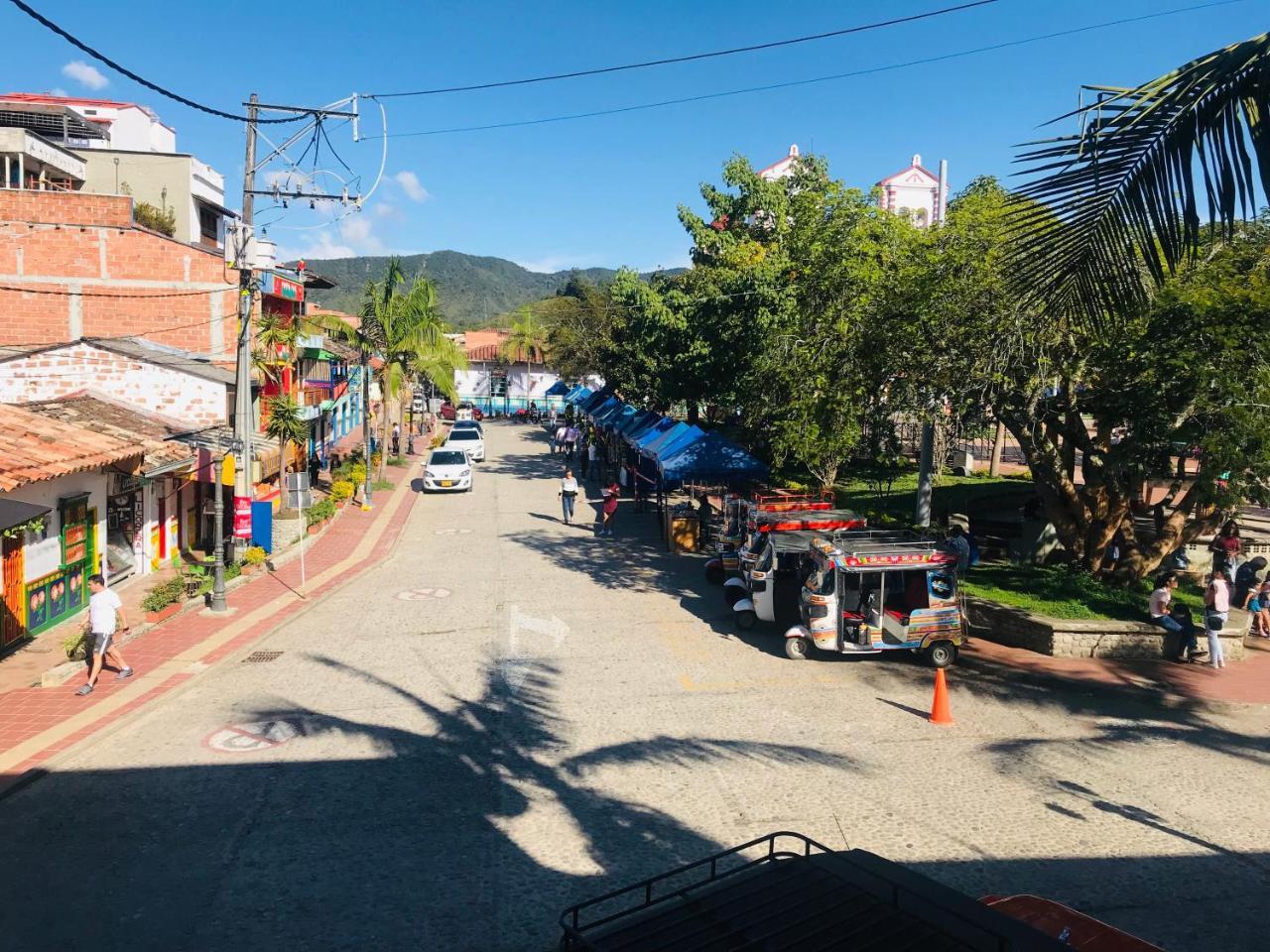 La Martinera Parque Central Guatape Ngoại thất bức ảnh